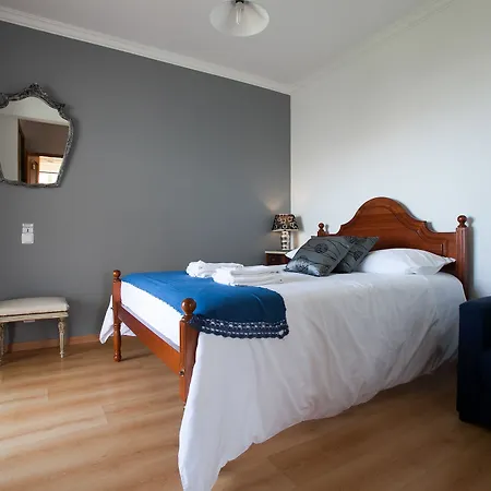 Hostel Chill Hill & Private - Sea Food Ericeira