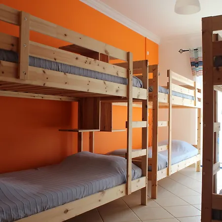 Hostel Chill Hill & Private - Sea Food Ericeira